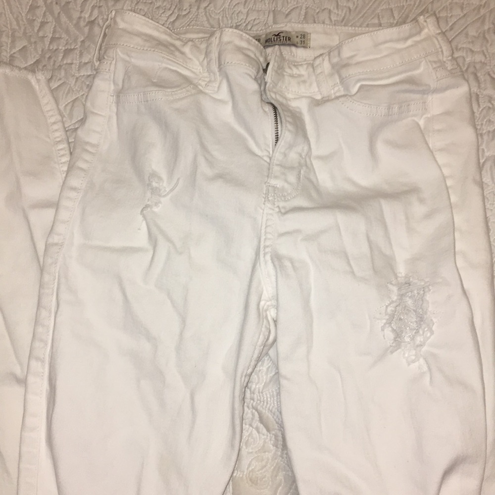 hollister jeans size 28 or 7 regular